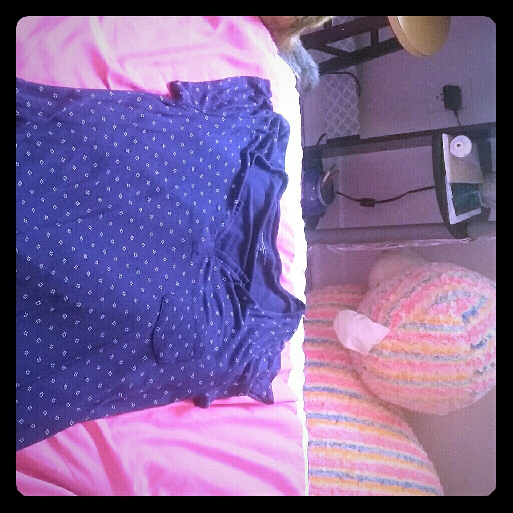 I have those nice blue dress it has stretchy fabri